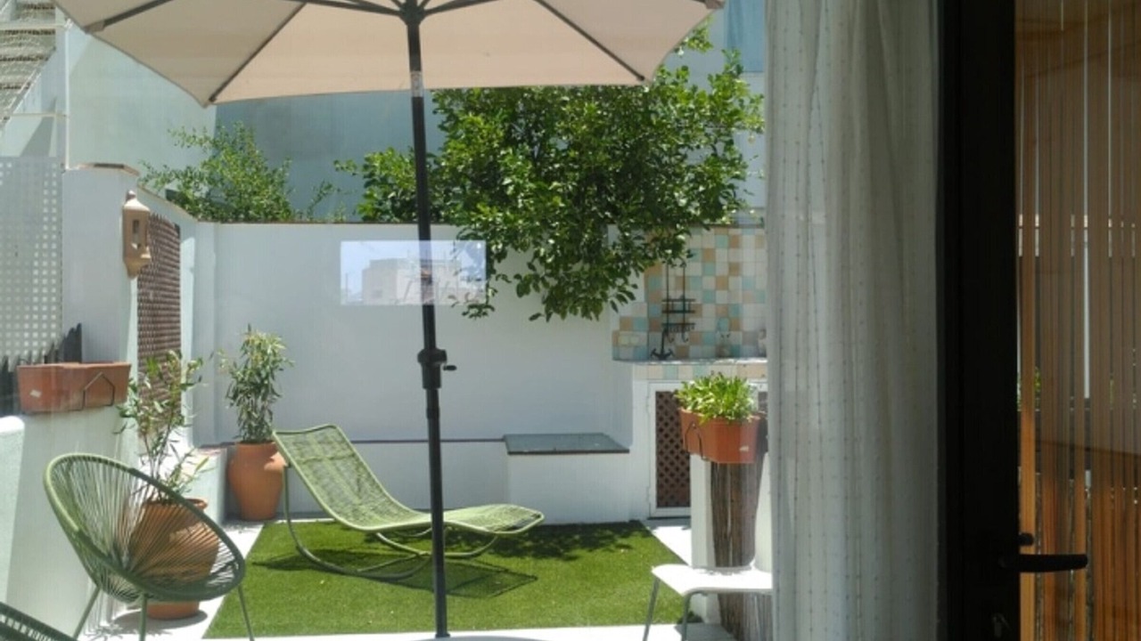 Photo of Patio Balcony in Central District