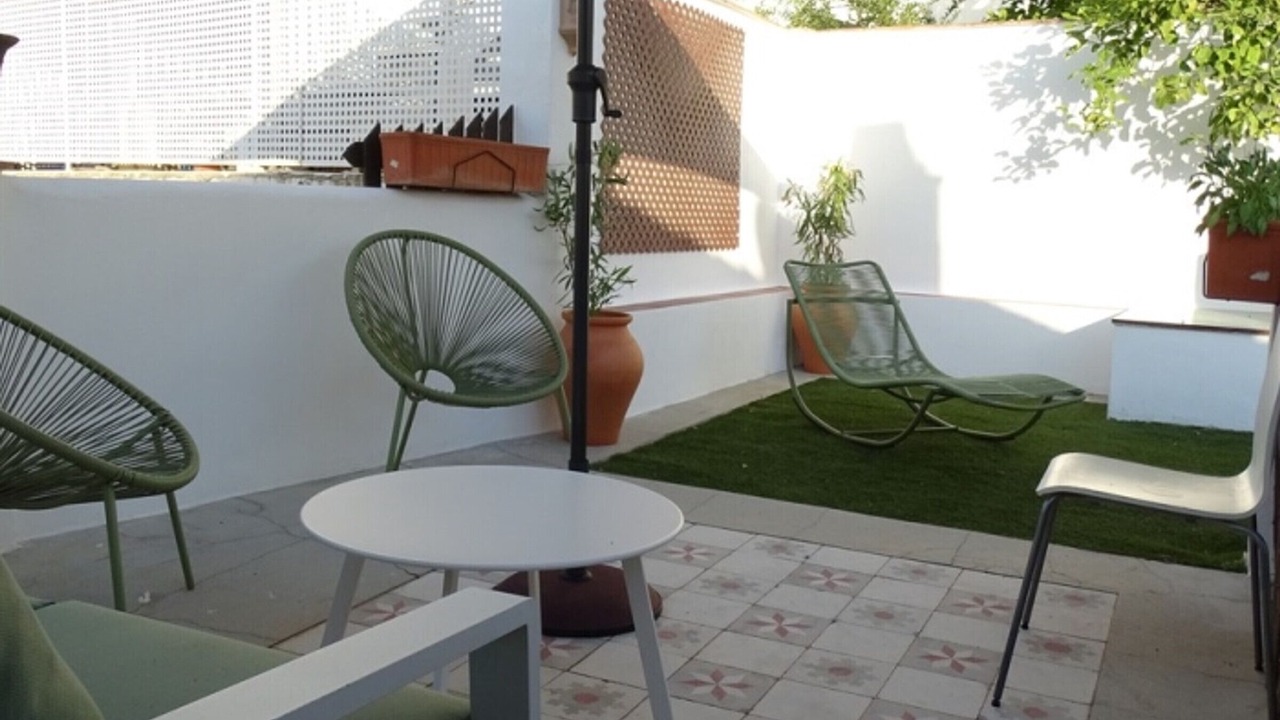 Photo of Patio Balcony in Central District