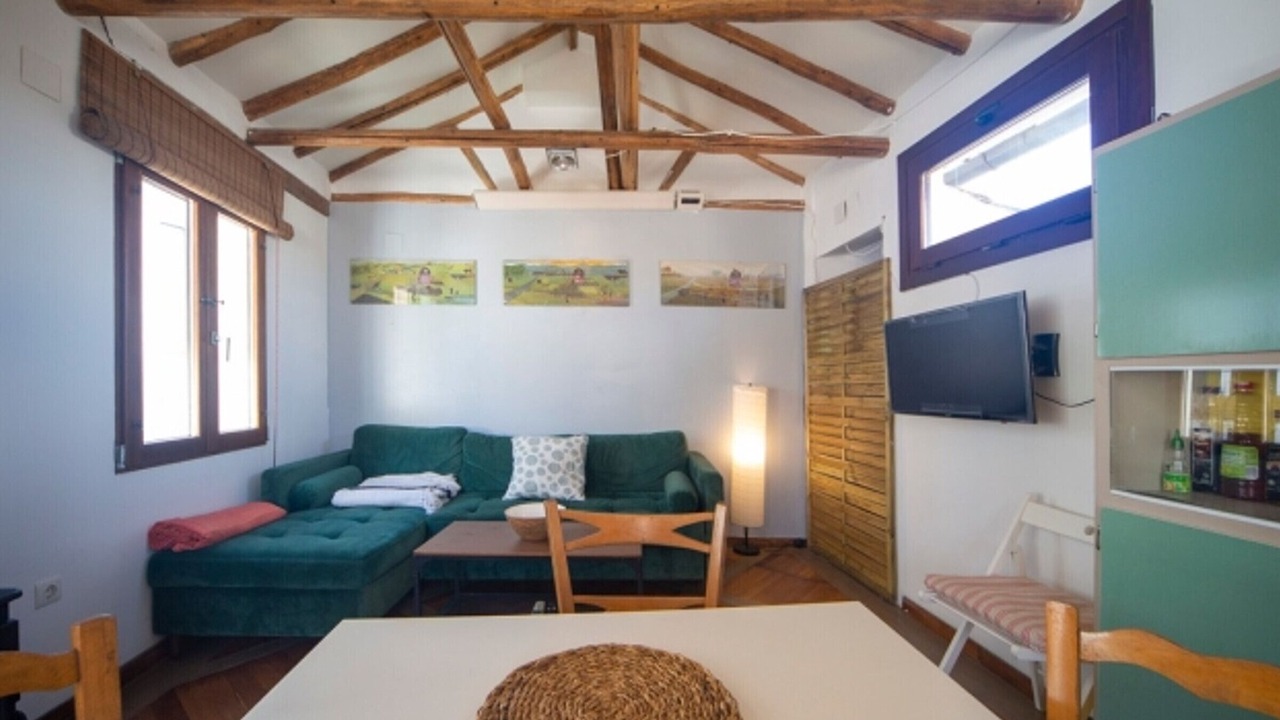 Photo of Livingroom in Central District