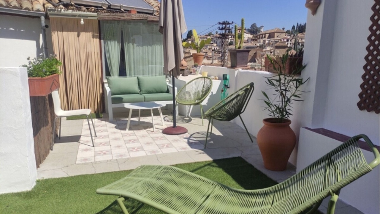 Photo of Patio Balcony in Central District