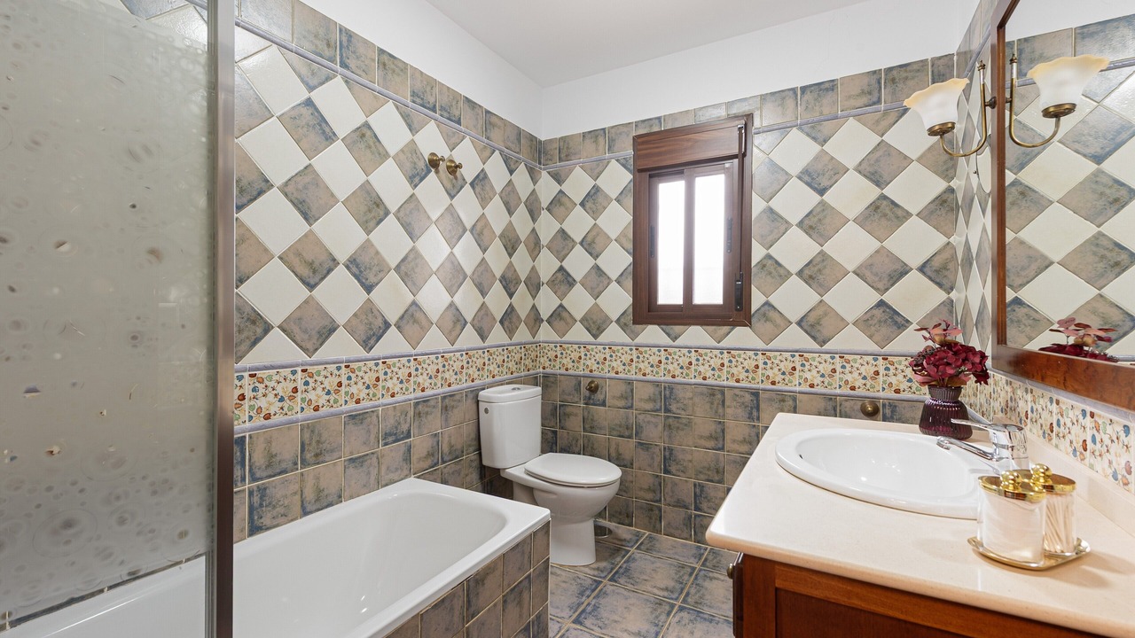 Photo of Bathroom in Riogordo