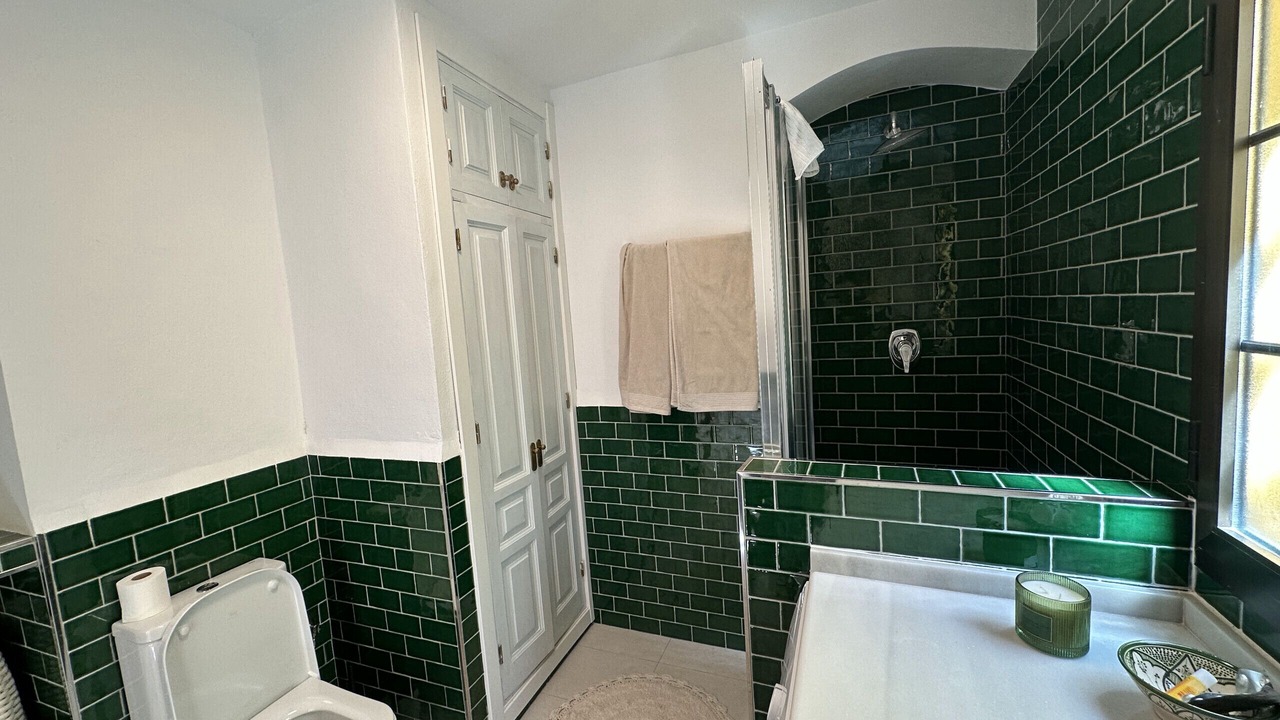 Photo of Bathroom in Maro