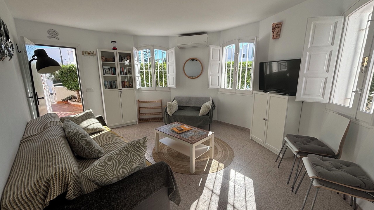 Photo of Livingroom in Vista de los Angeles-Rumina