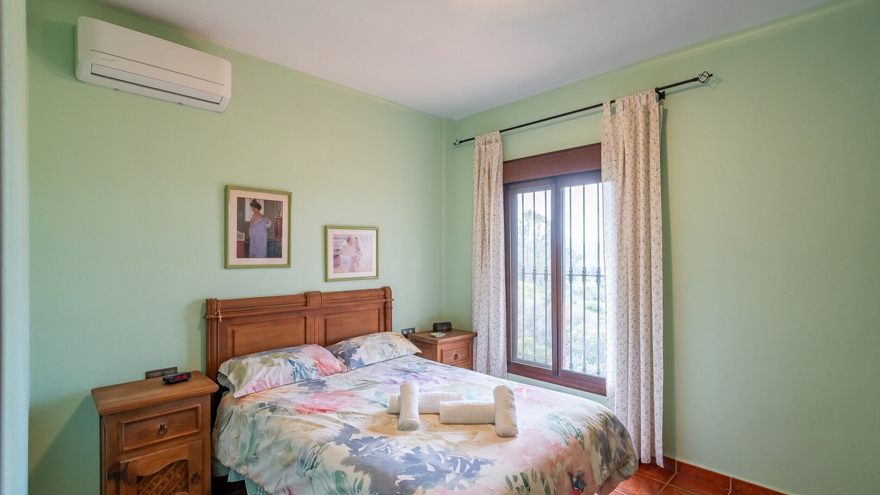 Photo of Bedroom in Coin