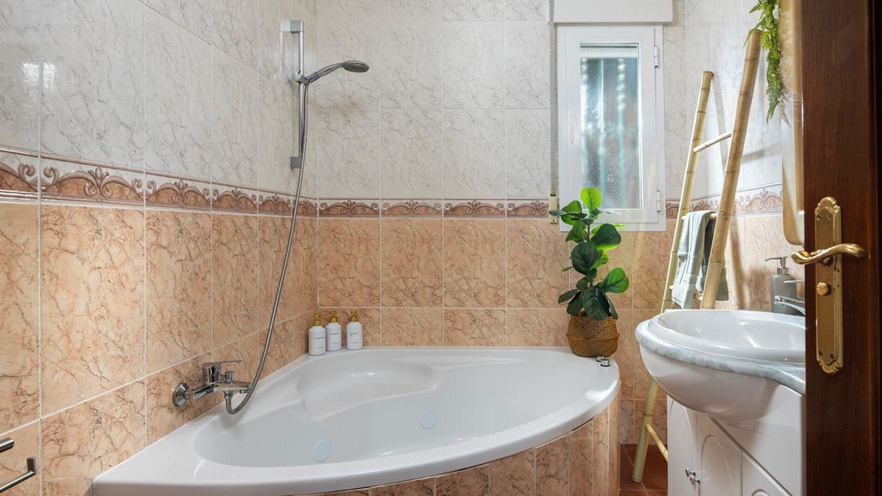 Photo of Bathroom in Arenas