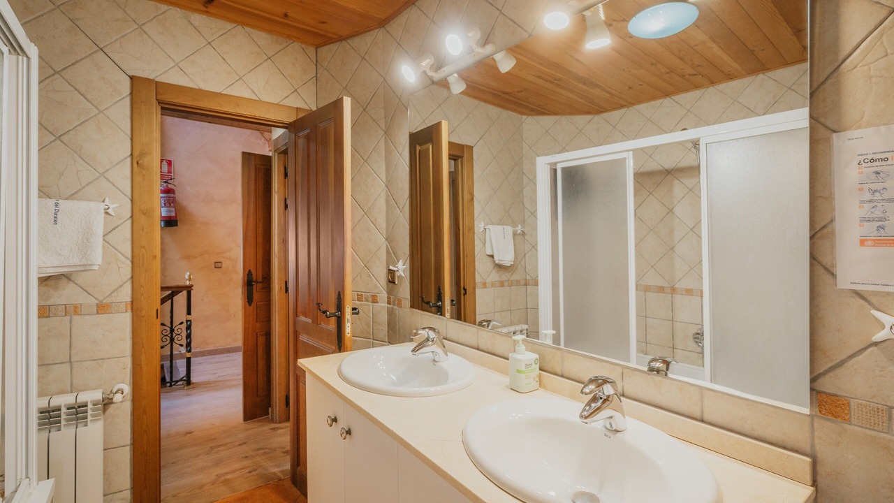 Photo of Bathroom in Castro de Fuentiduena