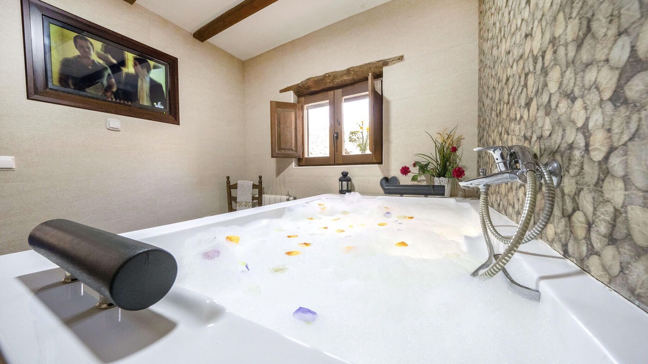 Photo of Bathroom in Laroya