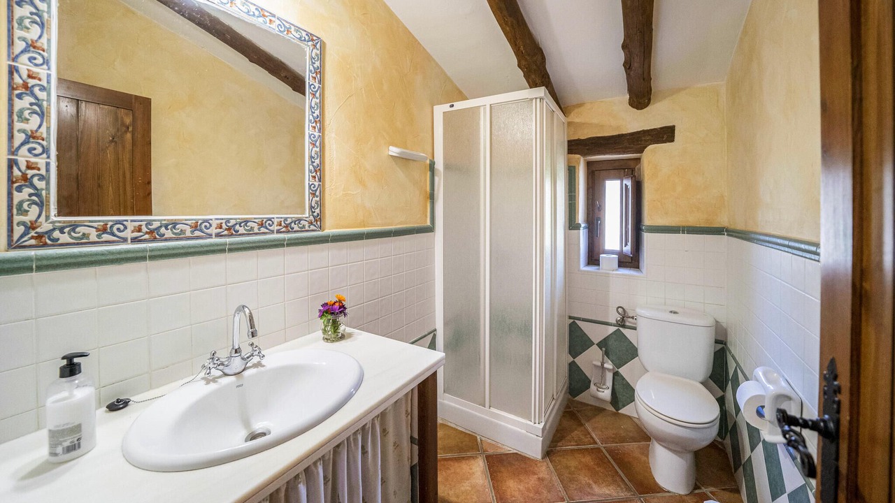 Photo of Bathroom in Laroya