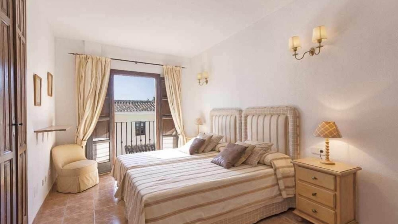 Photo of Bedroom in Golden Mile