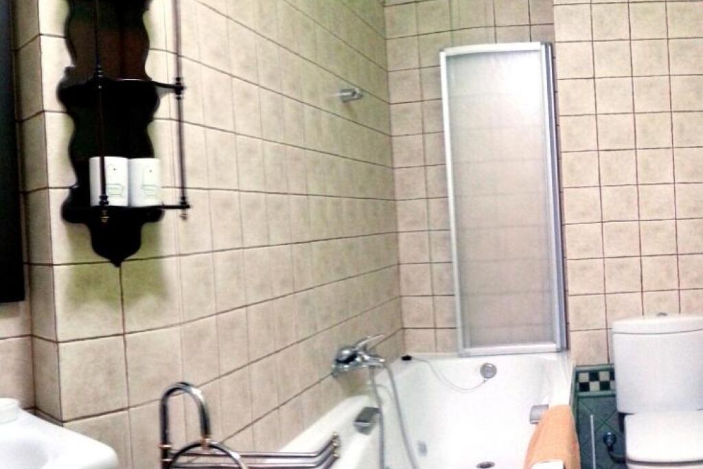 Photo of Bathroom in Plasenzuela