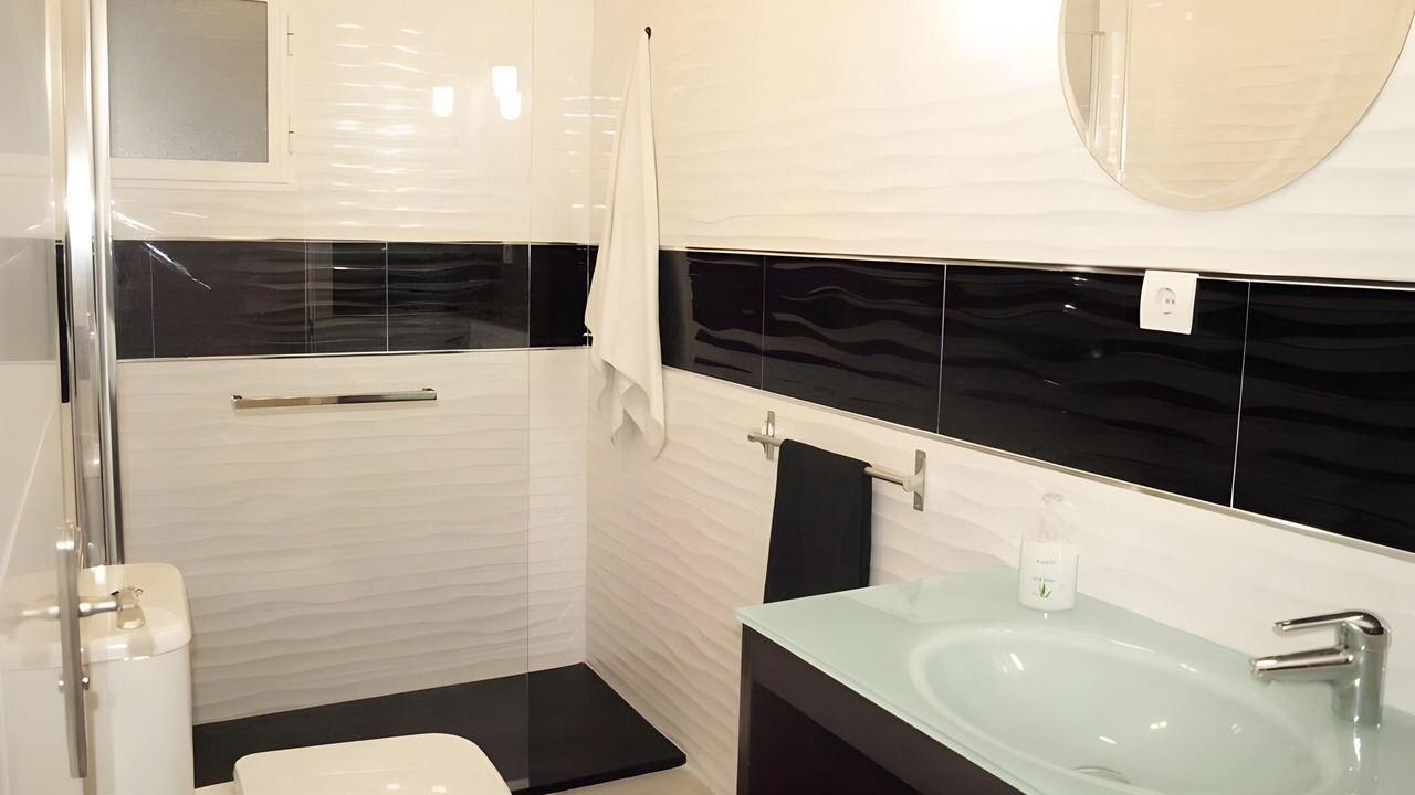 Photo of Bathroom in Bailen-Miraflores