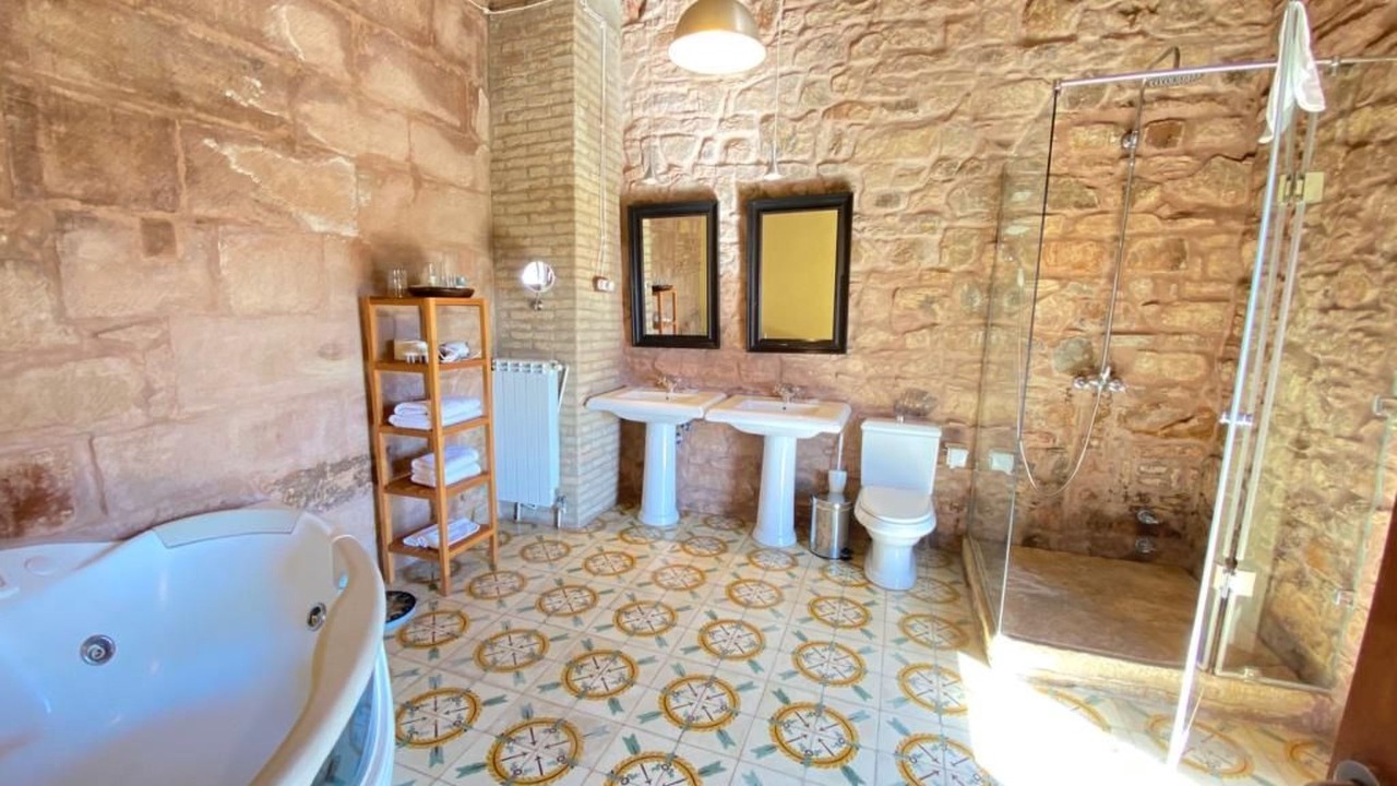 Photo of Bathroom in Montoro