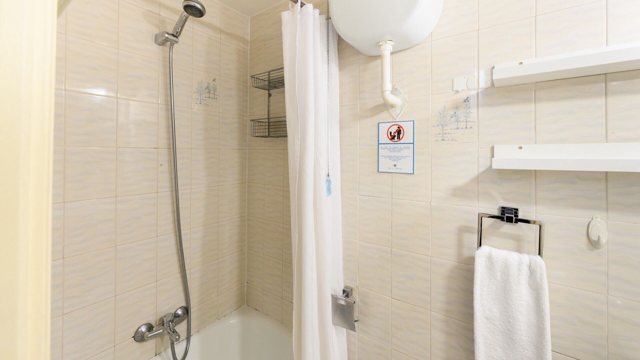 Photo of Bathroom in Trafalgar