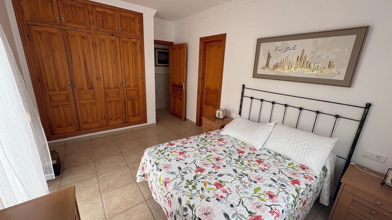 Photo of Bedroom in Maro