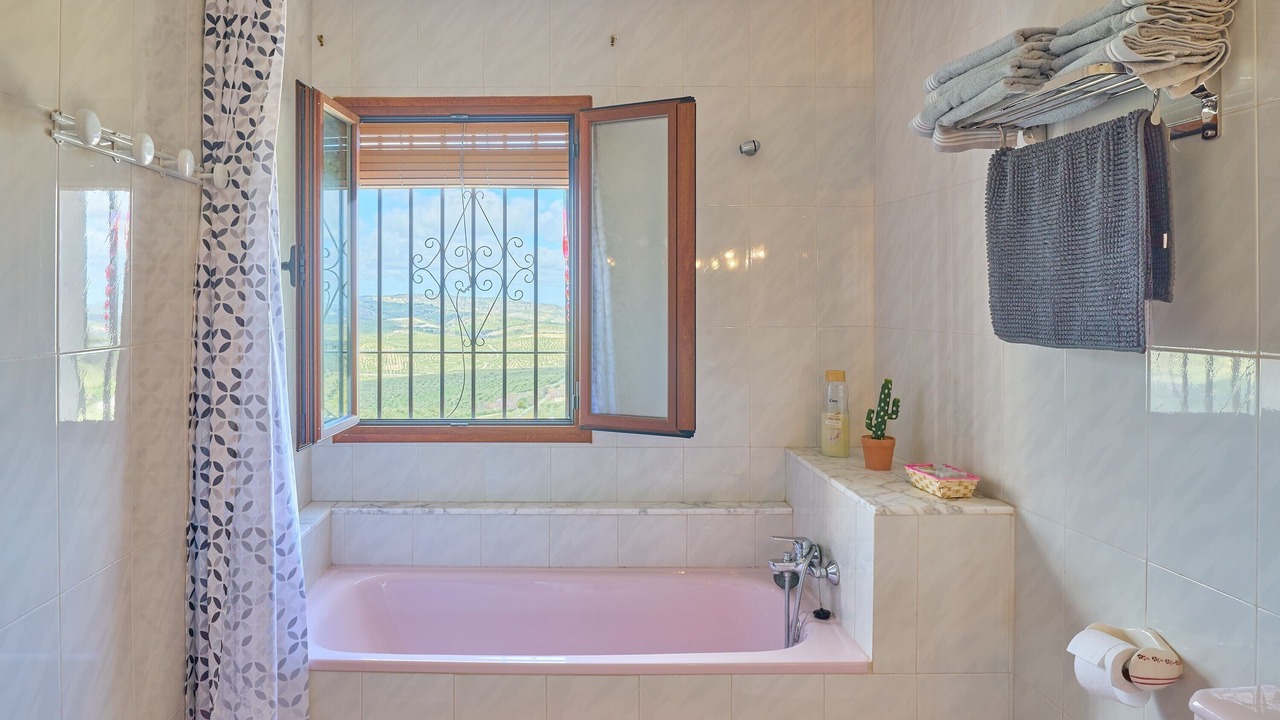 Photo of Bathroom in Zuheros