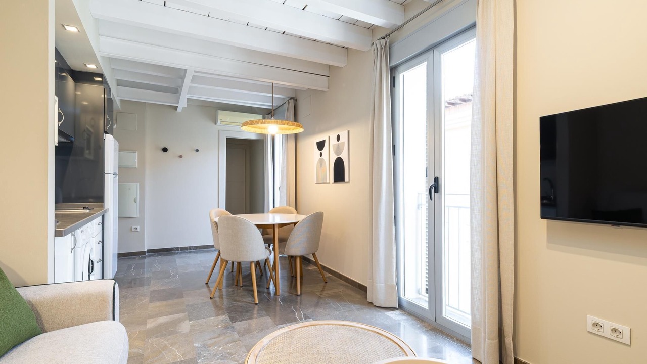 Photo of Livingroom in Central District