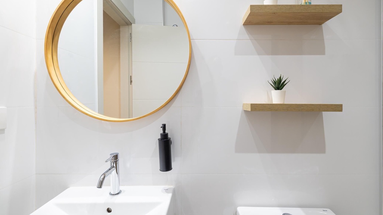 Photo of Bathroom in Central District