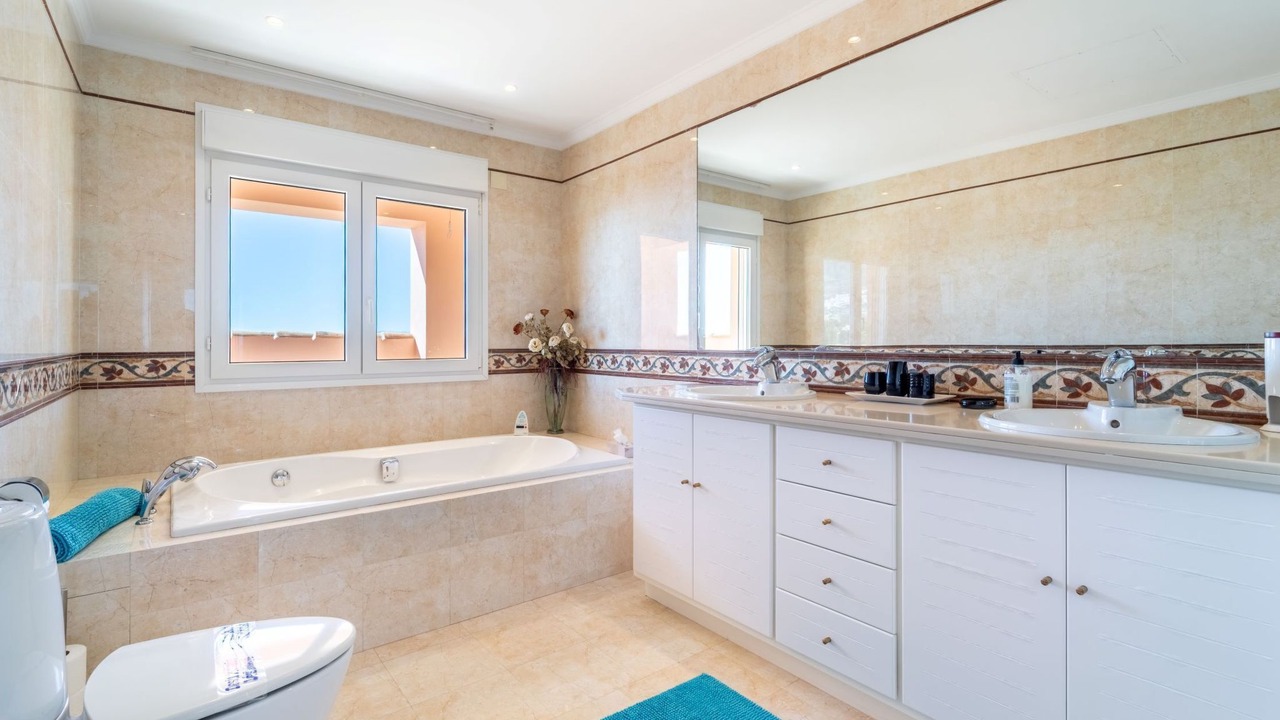 Photo of Bathroom in Torrequebrada