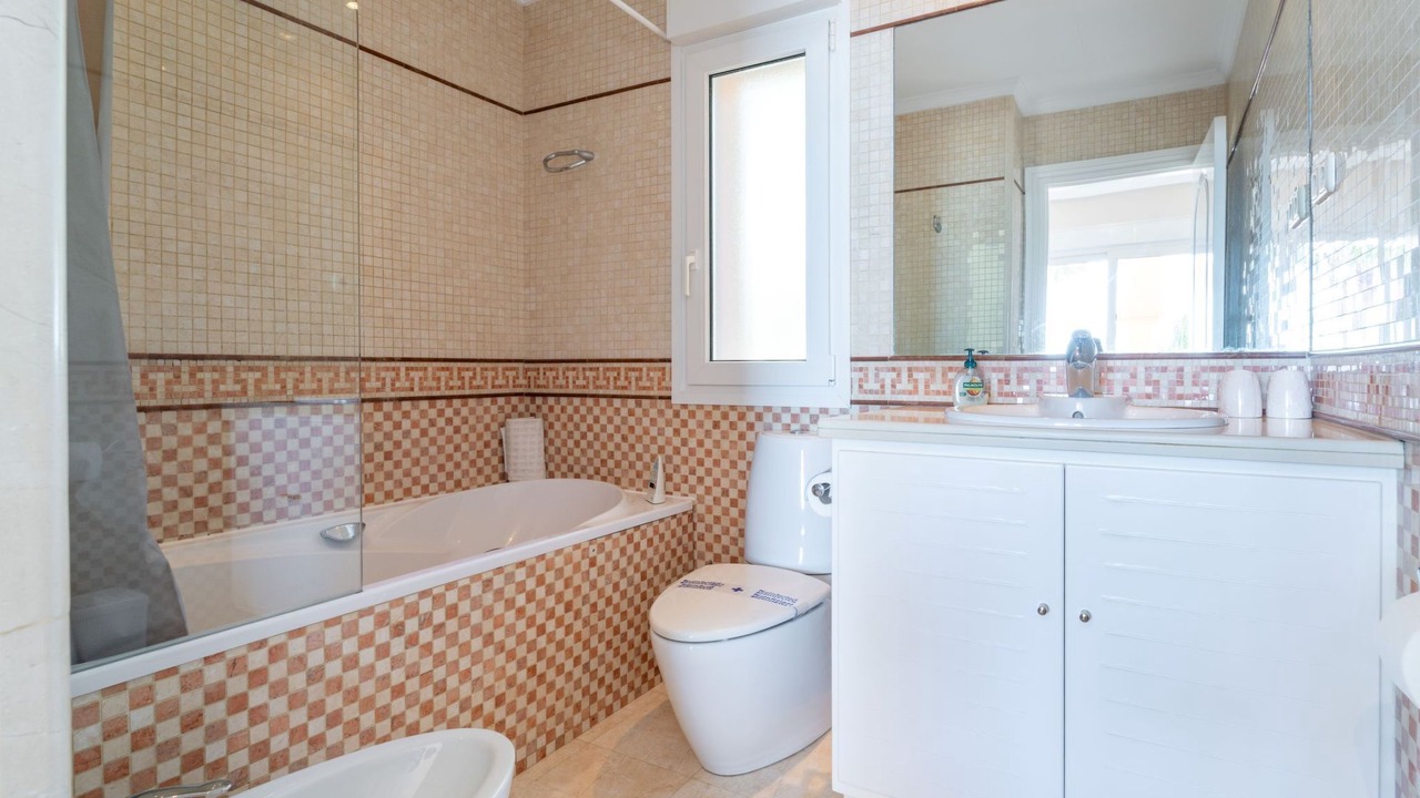 Photo of Bathroom in Torrequebrada