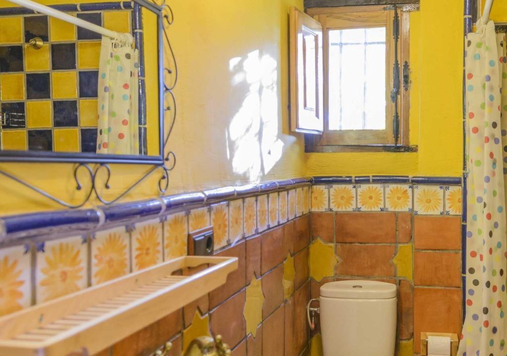Photo of Bathroom in Algarinejo