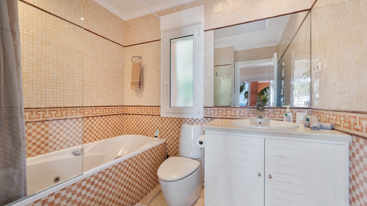 Photo of Bathroom in Torrequebrada