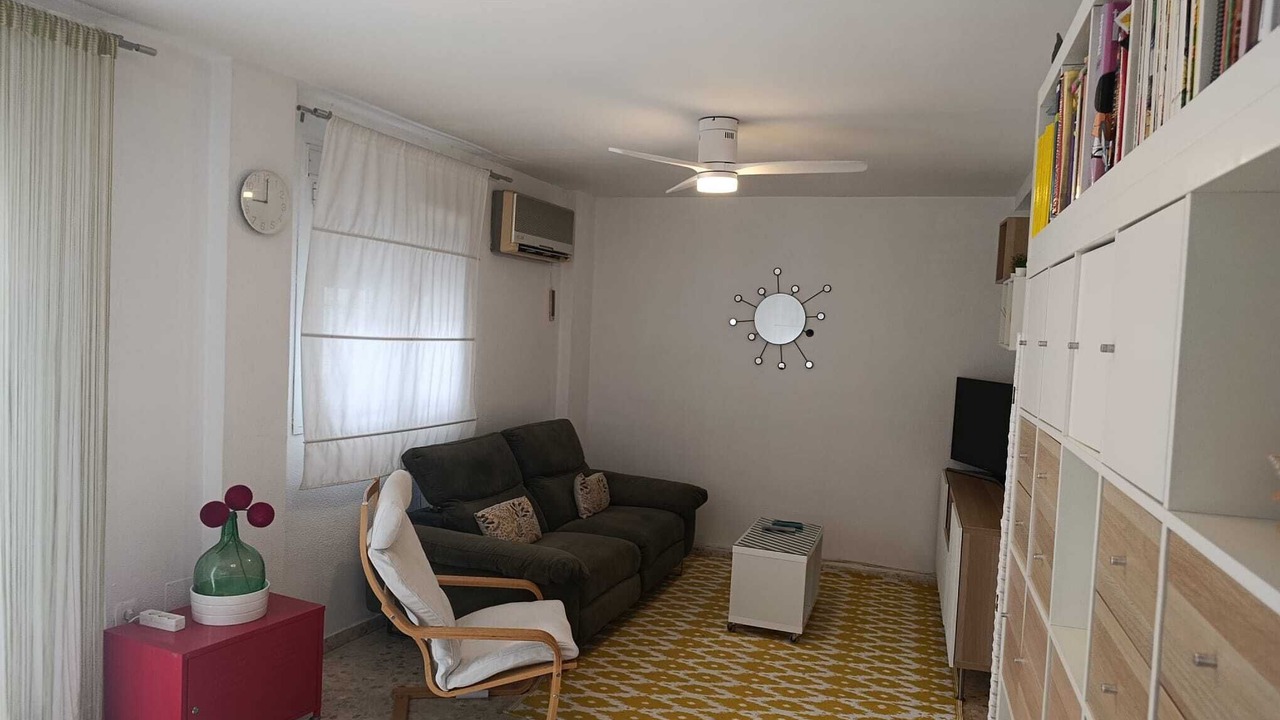 Photo of Livingroom in San Fernando