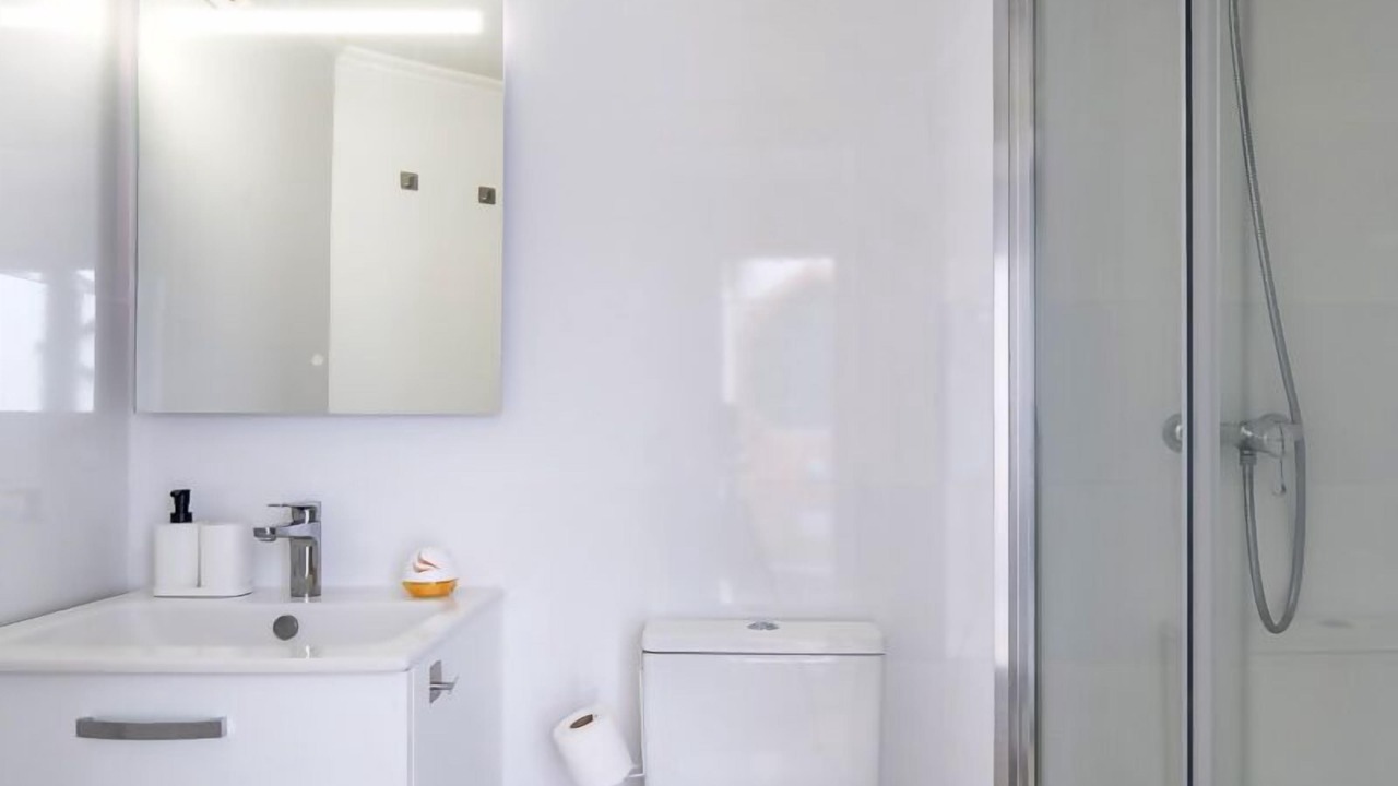 Photo of Bathroom in Central District