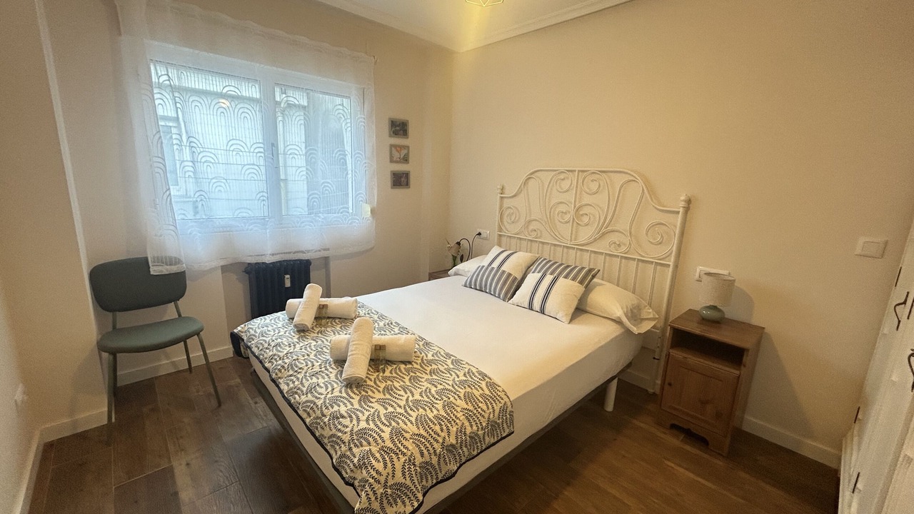 Photo of Bedroom in Oviedo City Centre