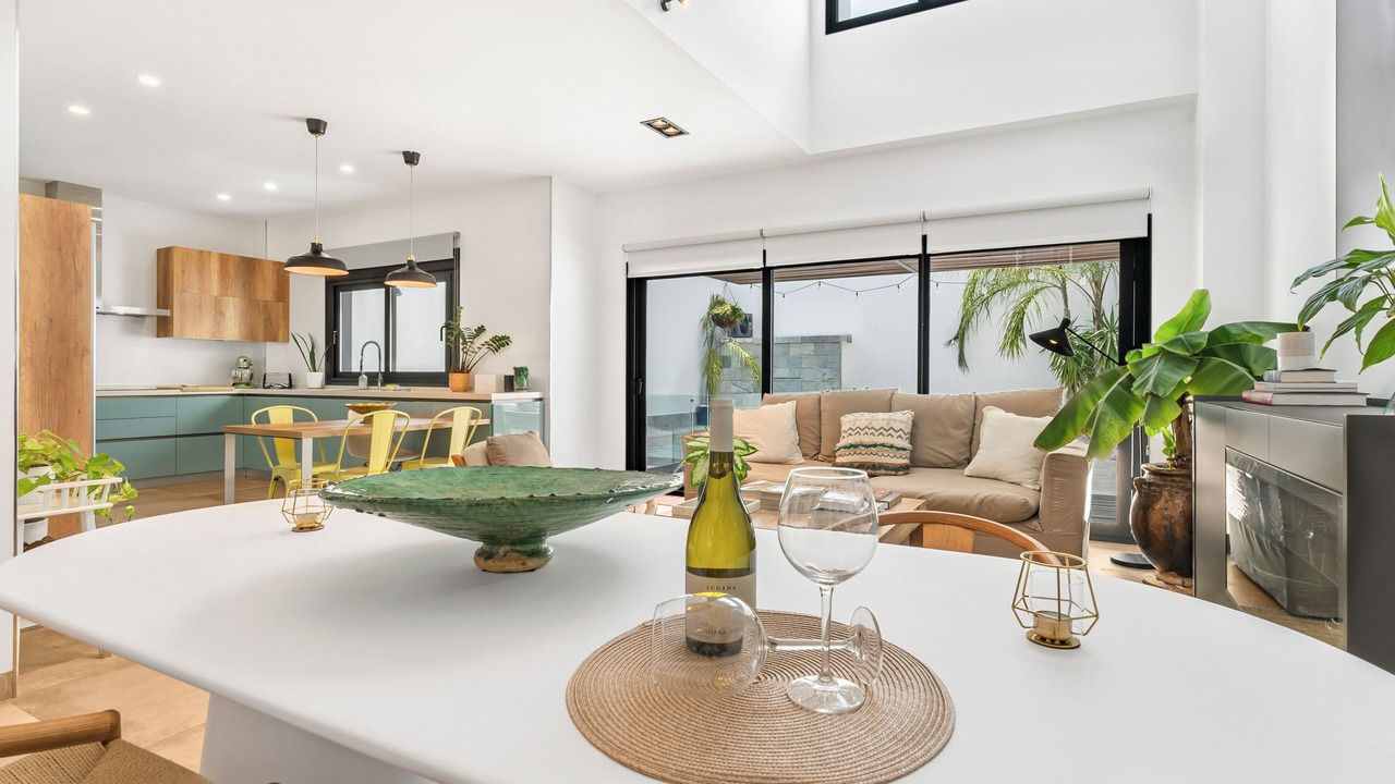 Photo of Livingroom in San Fernando