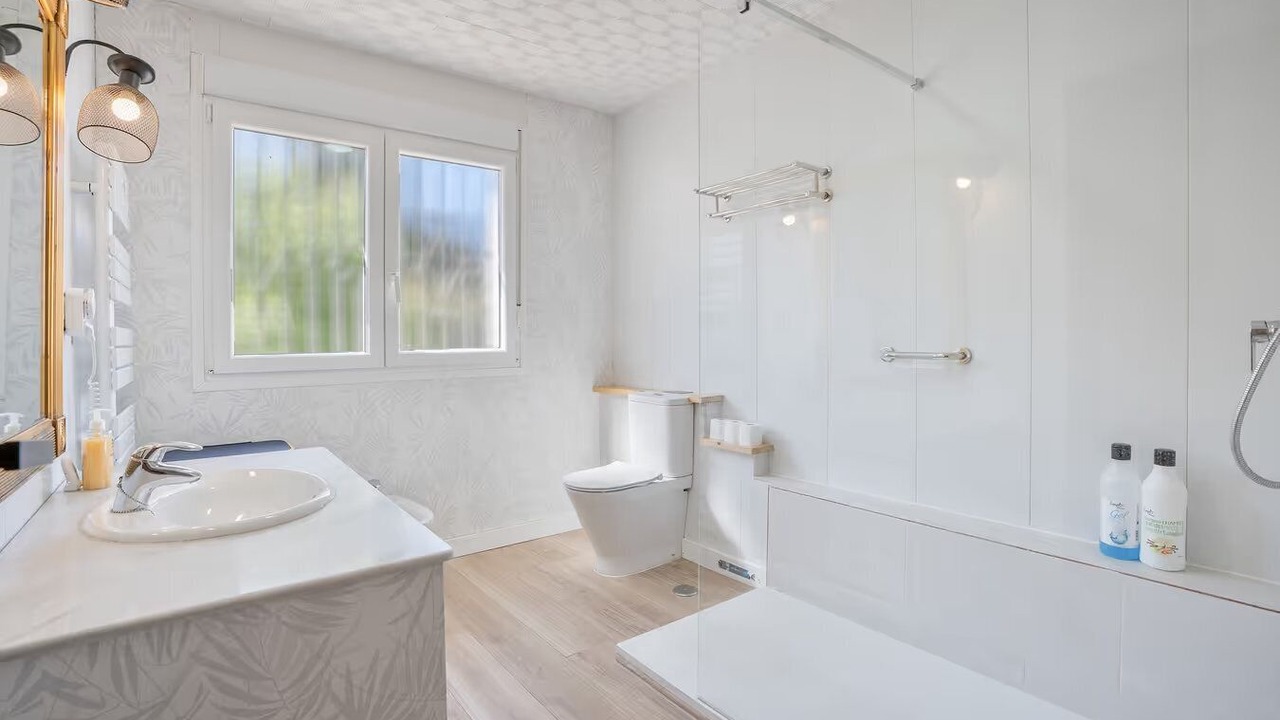 Photo of Bathroom in Gojar
