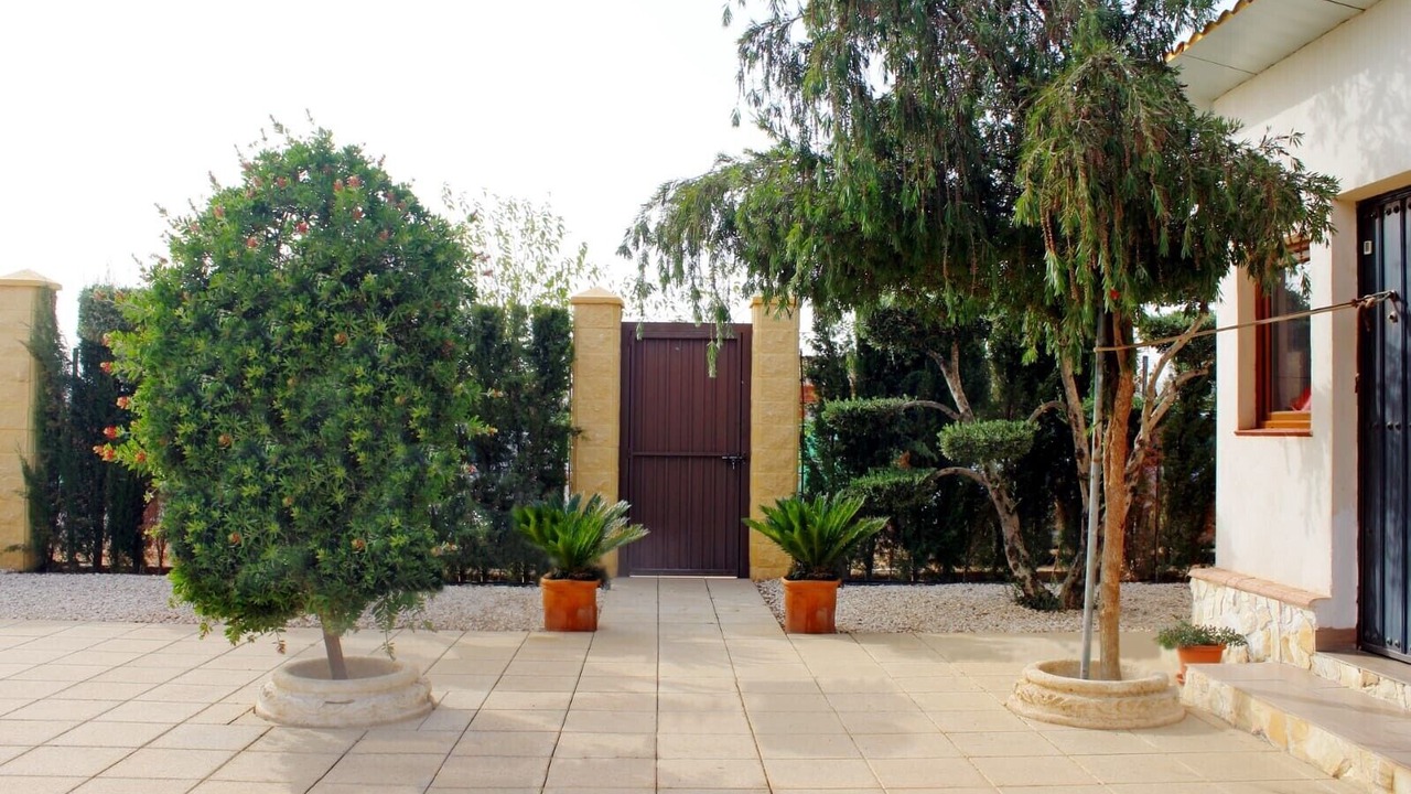 Photo of Outdoor in Lora Del Rio