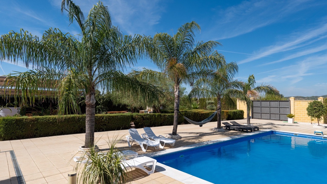 Photo of Outdoor in Lora Del Rio