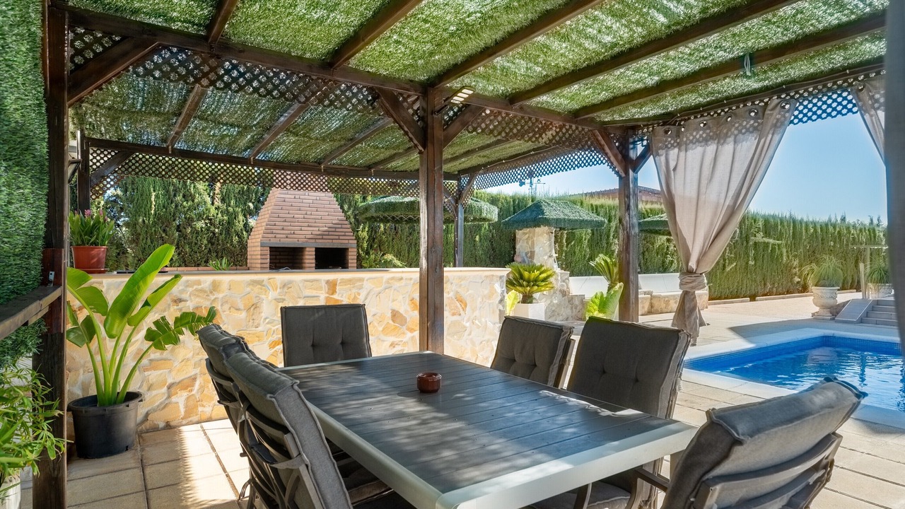 Photo of Outdoor in Lora Del Rio