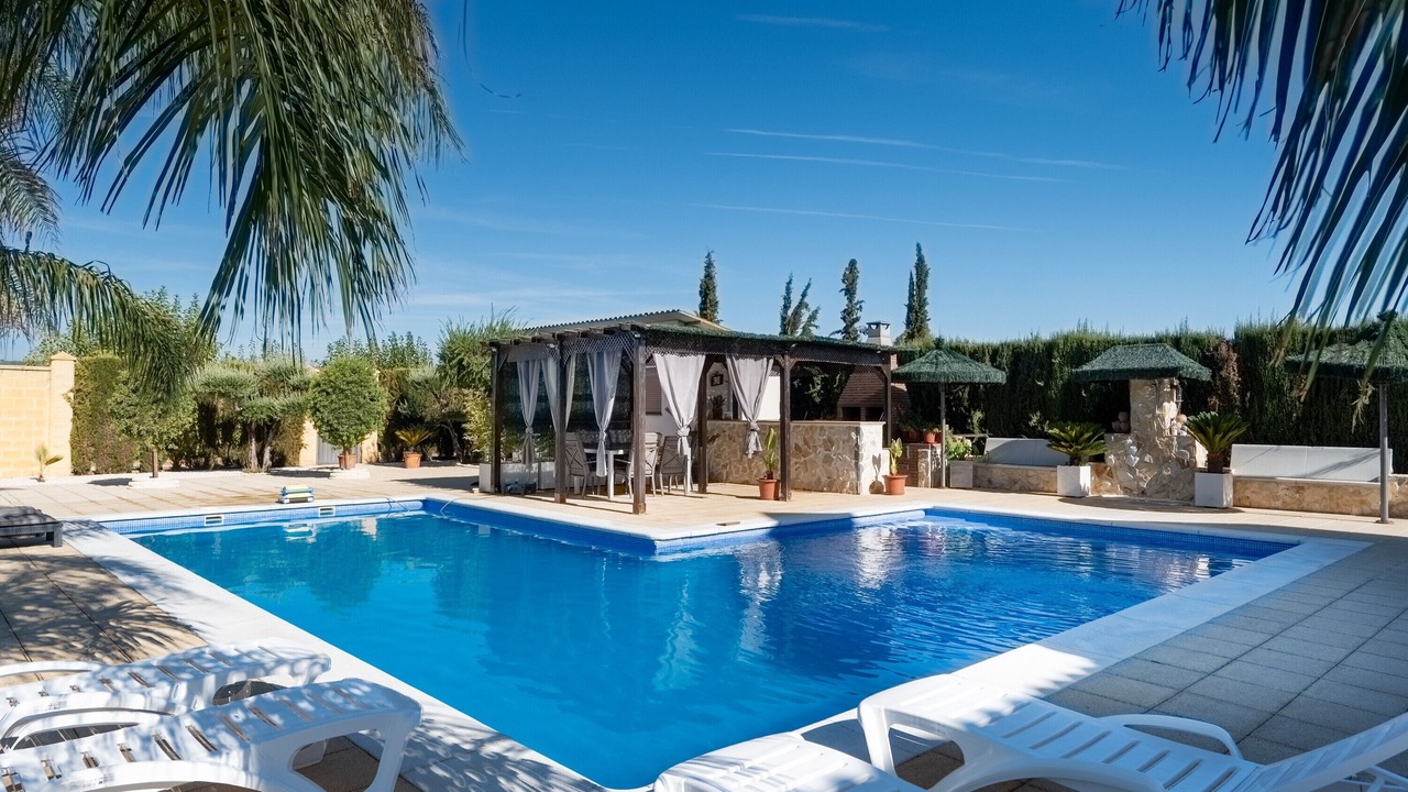Photo of Outdoor in Lora Del Rio