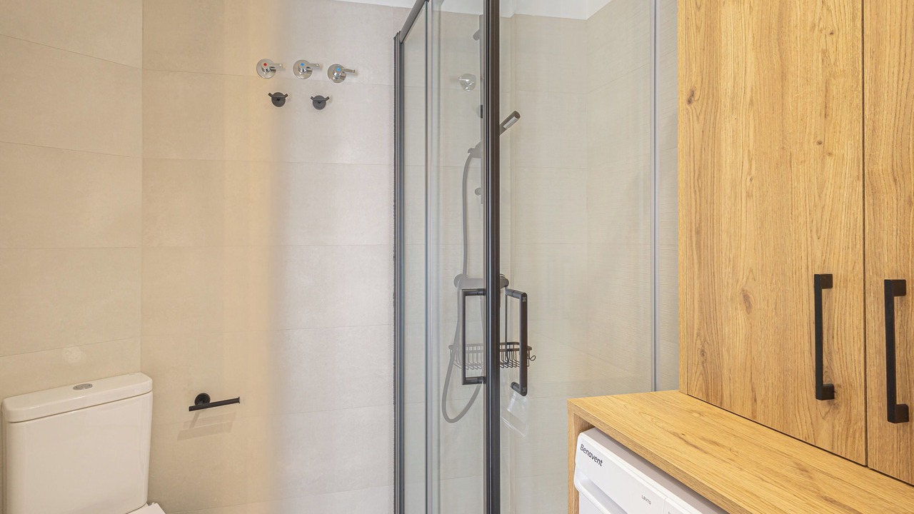 Photo of Bathroom in R.E.N.F.E.