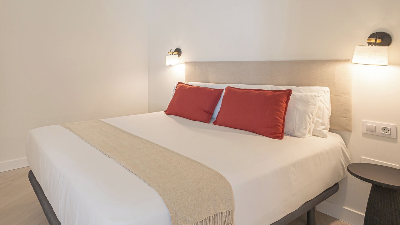 Photo of Bedroom in R.E.N.F.E.