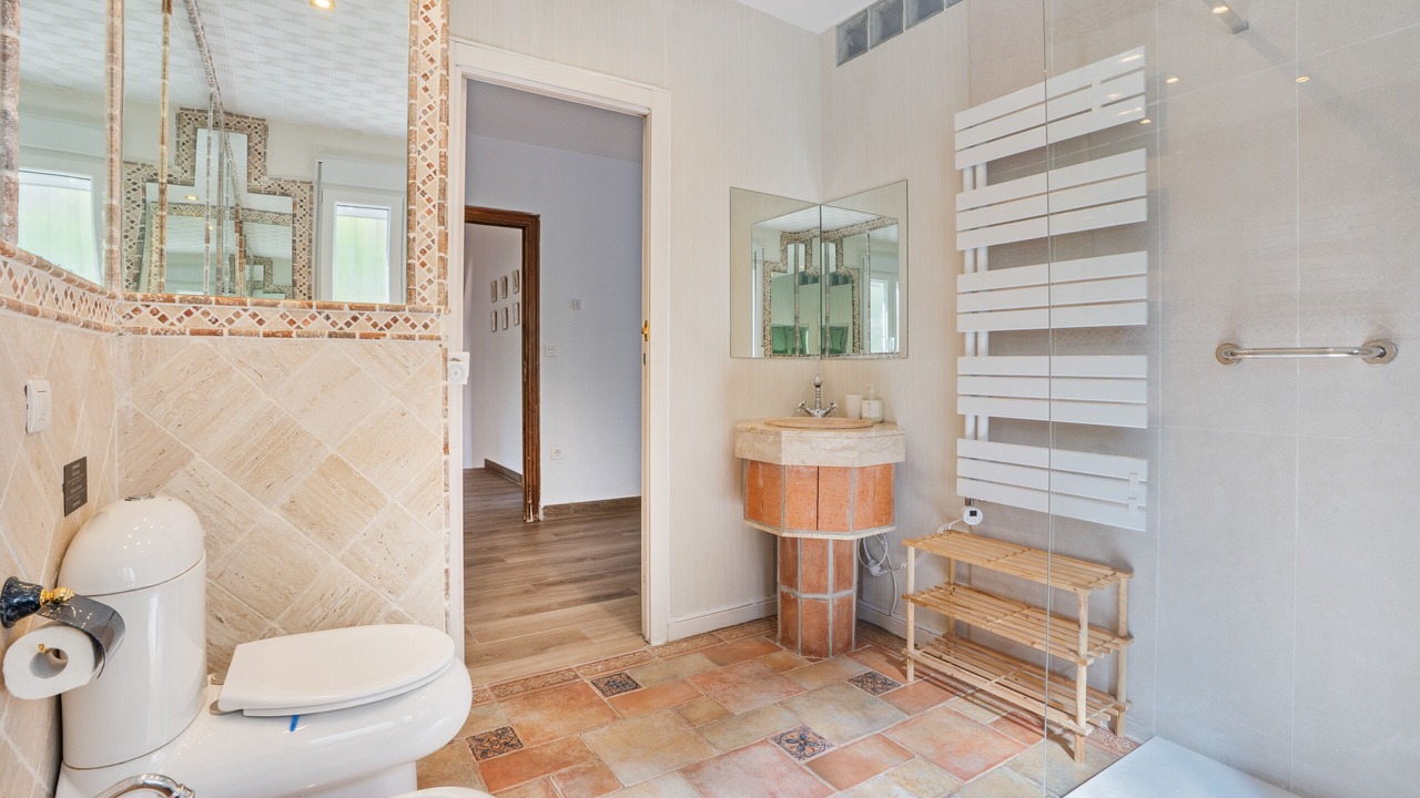 Photo of Bathroom in Gojar