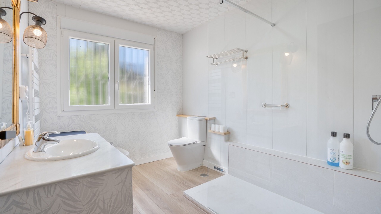 Photo of Bathroom in Gojar