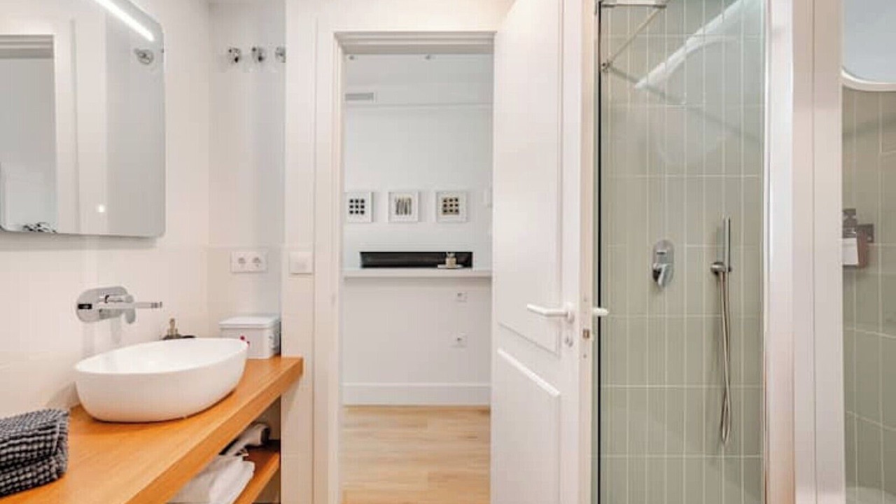 Photo of Bathroom in Feria