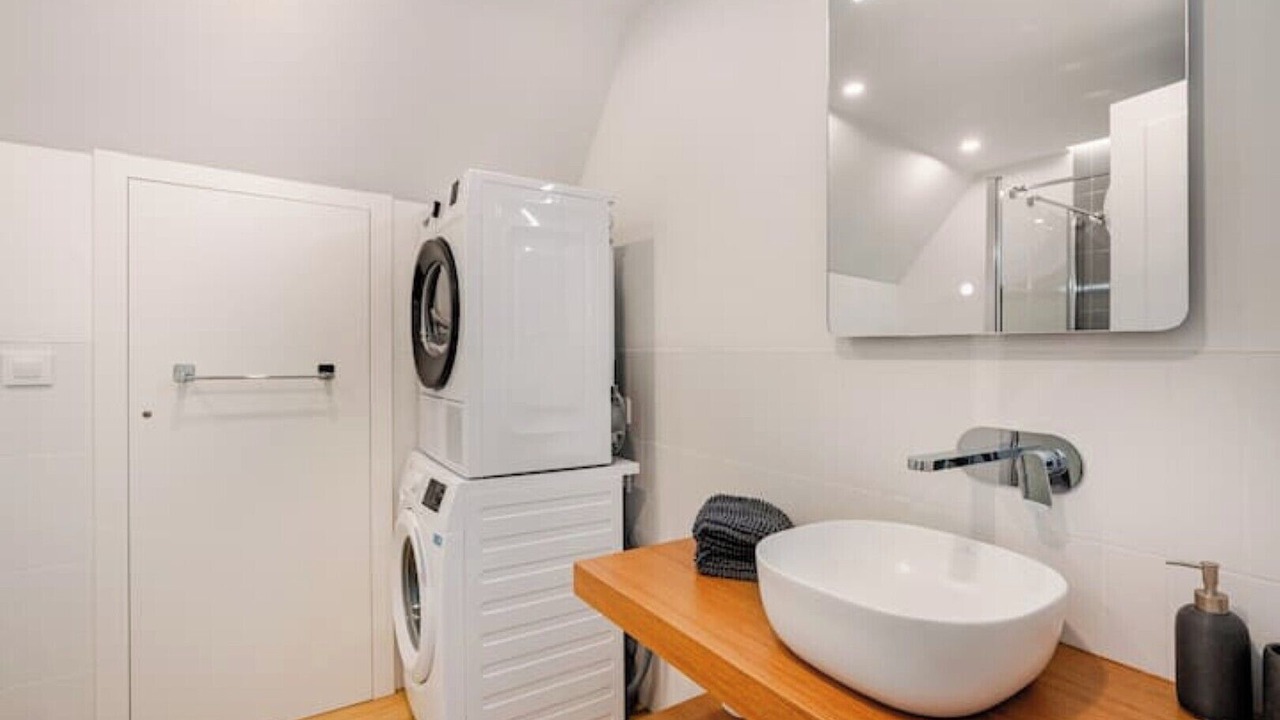 Photo of Bathroom in Feria