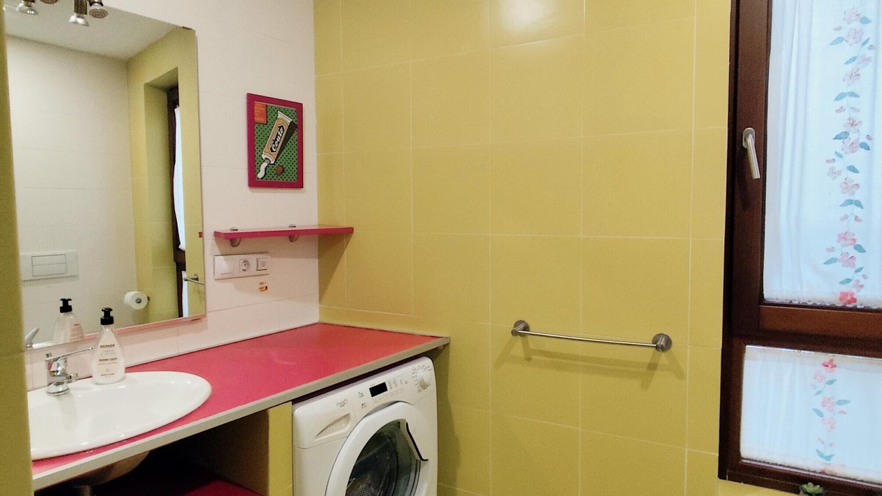Photo of Bathroom in Feria