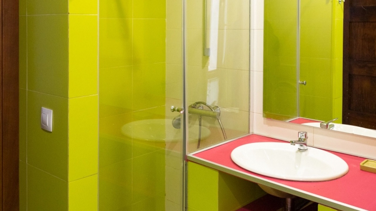 Photo of Bathroom in Feria