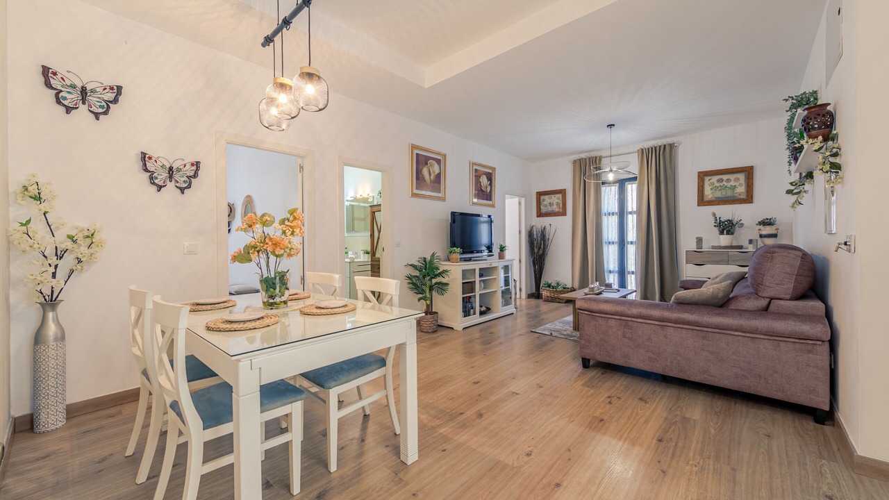 Photo of Livingroom in Alameda