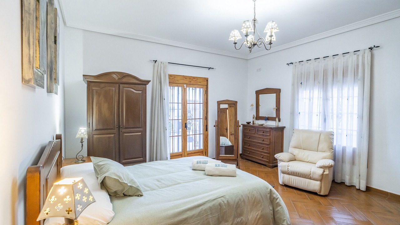 Photo of Bedroom in Coin