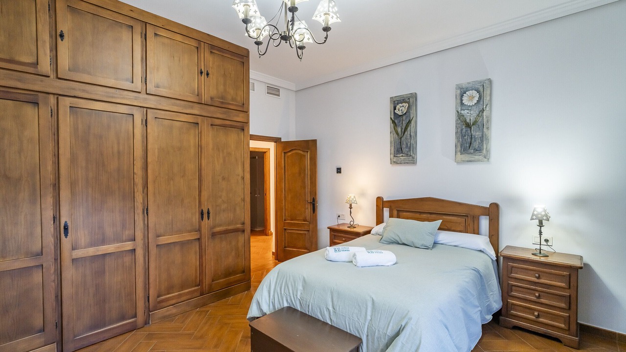 Photo of Bedroom in Coin