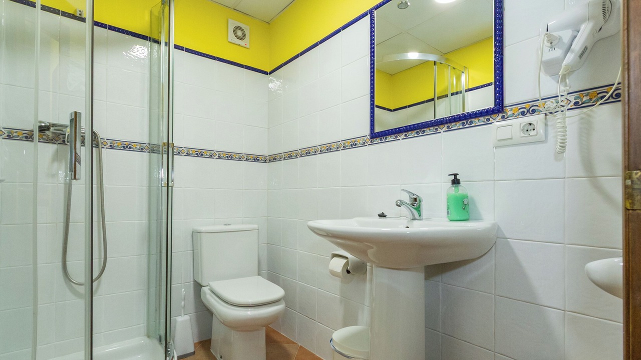 Photo of Bathroom in Cardes