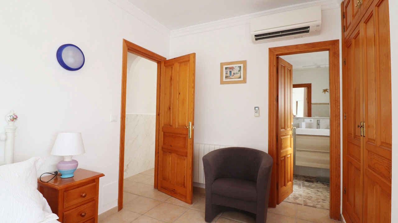 Photo of Bedroom in Maro