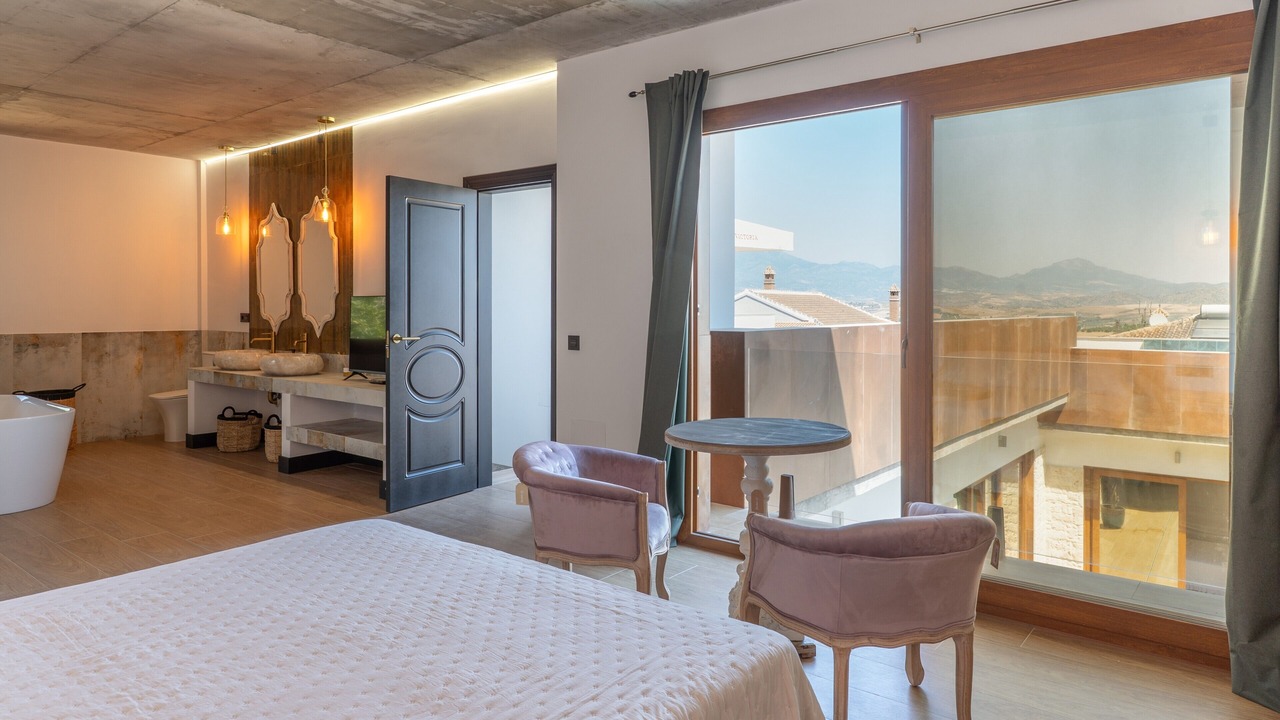 Photo of Bedroom in Coin