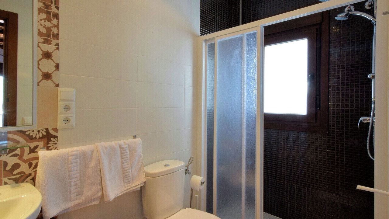 Photo of Bathroom in Canillas de Albaida