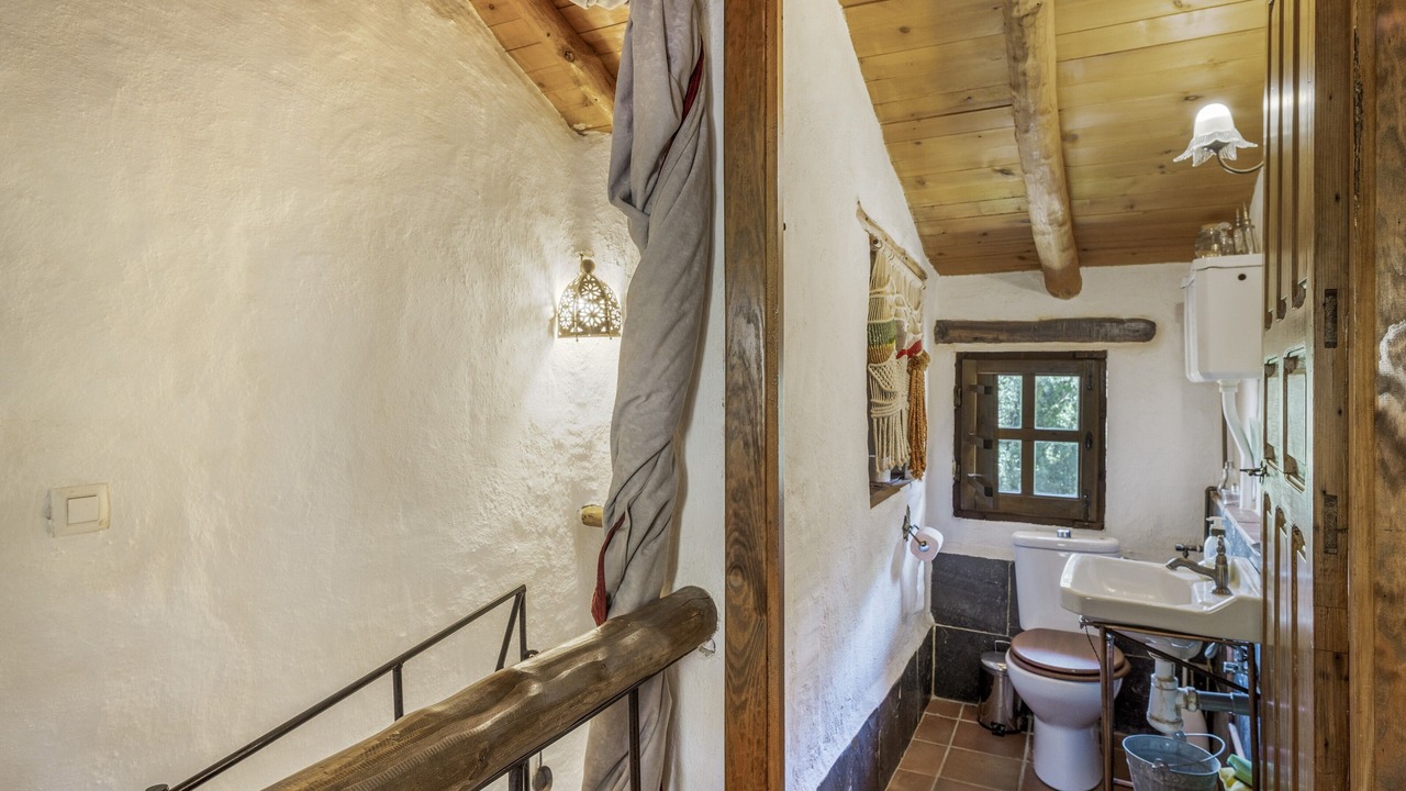 Photo of Bathroom in Linares de la Sierra